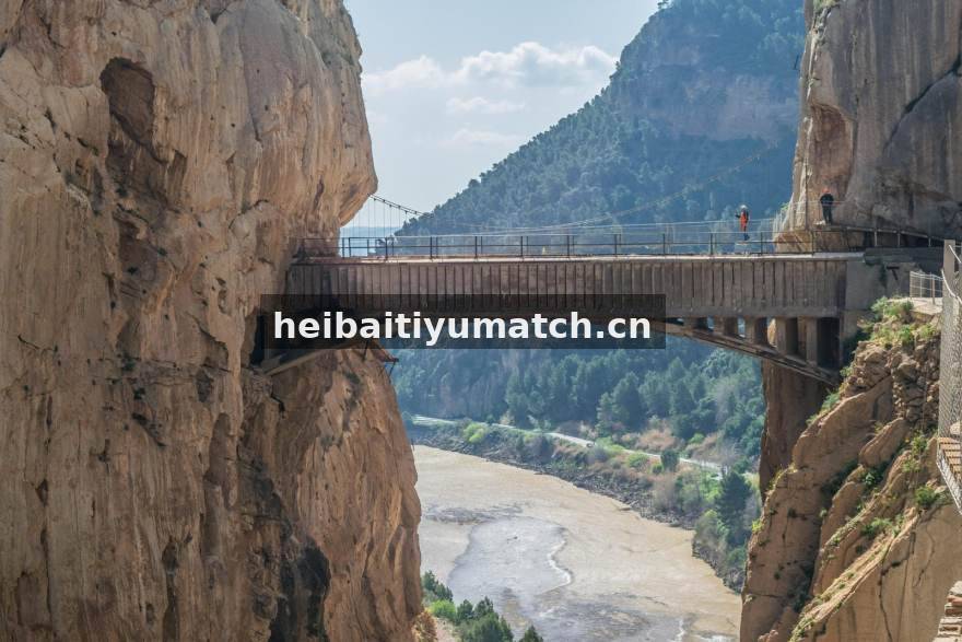 德甲压迫体系拆解：从边路推进到禁区前沿的传导链